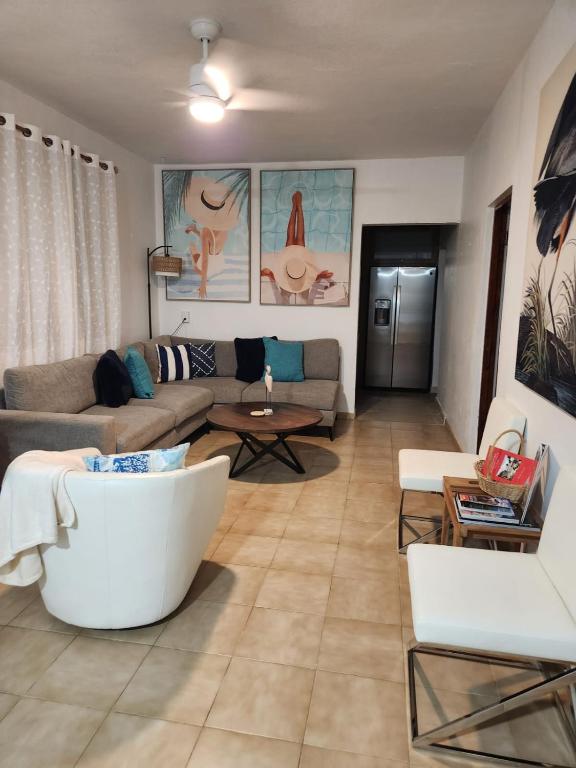 Private pool large yard minutes to beach or ferry