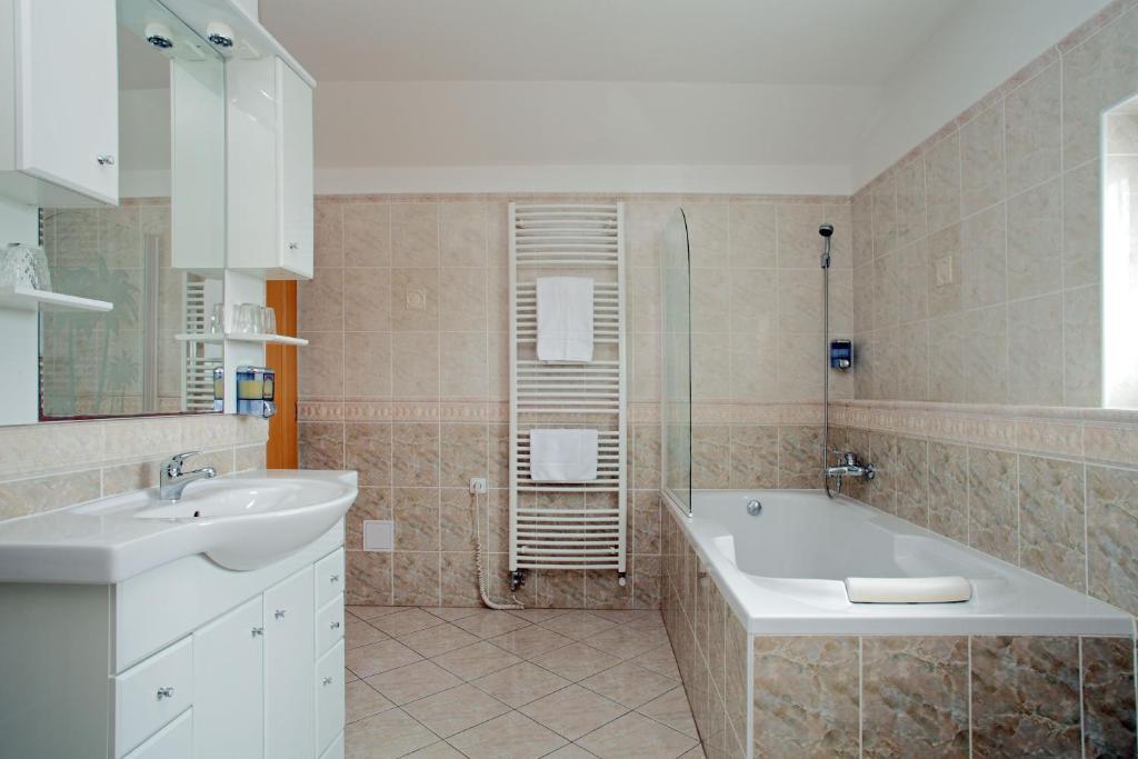 Wine Pension Prague - 13