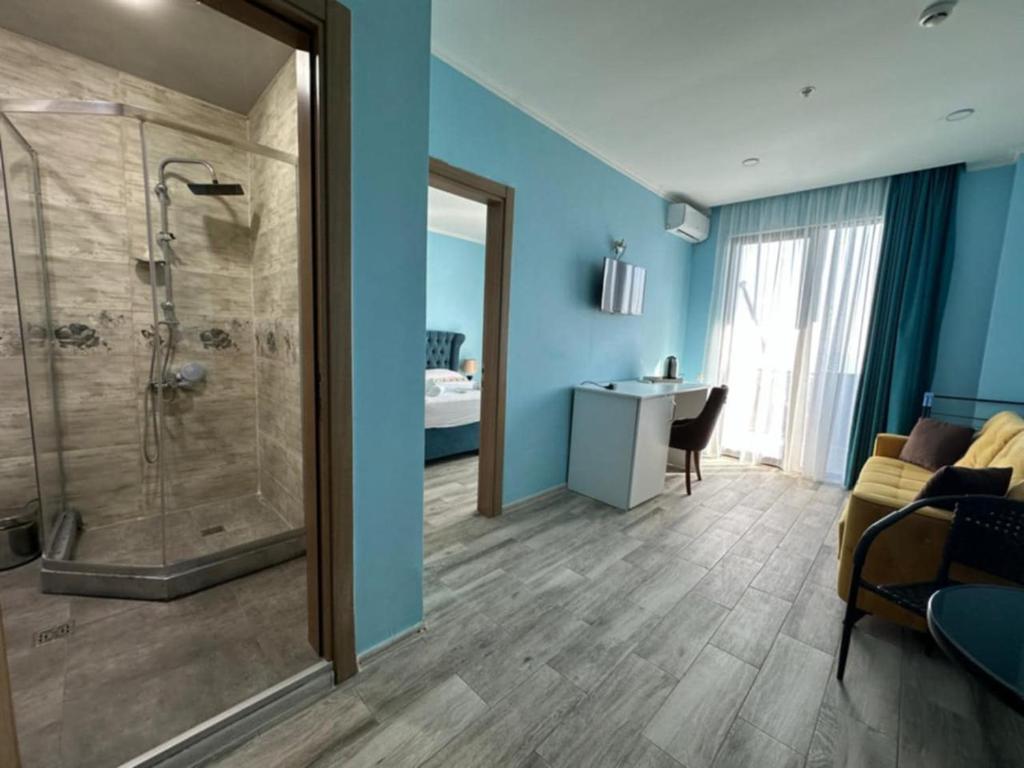 Photo de la galerie de l'établissement Best Point, à Kvariati