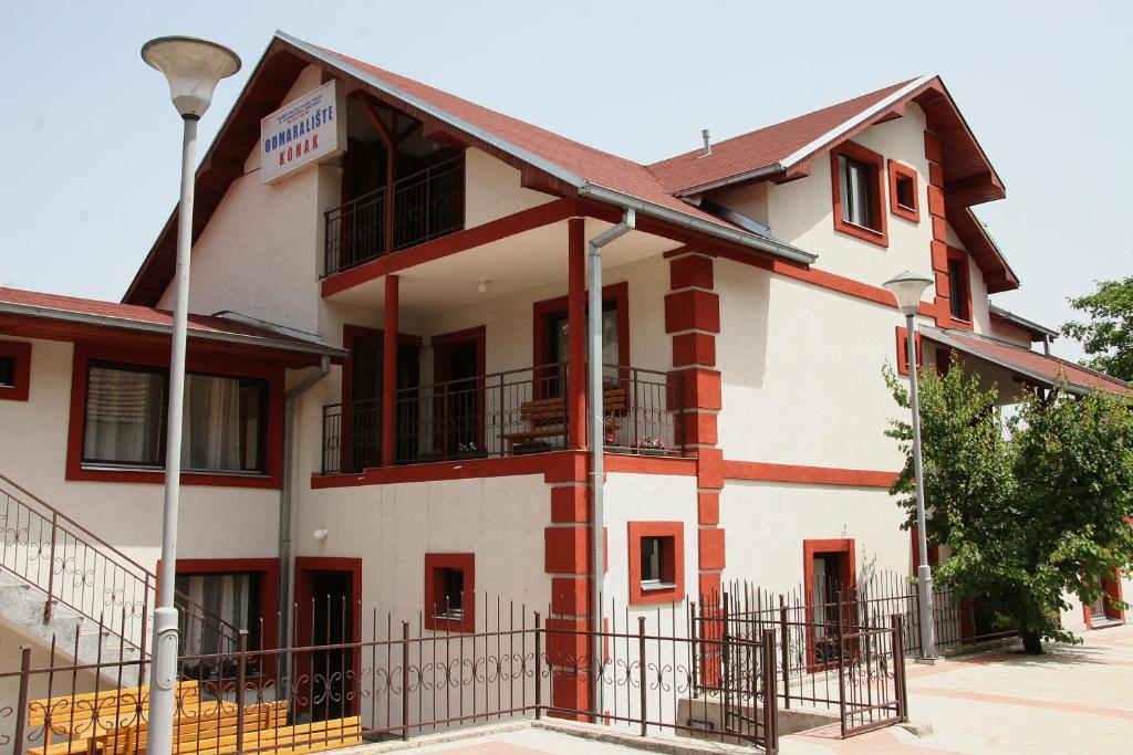 Budova, v ktorej sa apartmán nachádza