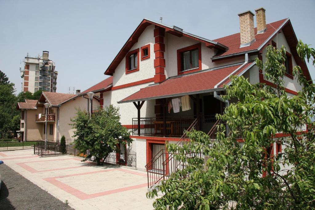 Budova, v ktorej sa apartmán nachádza