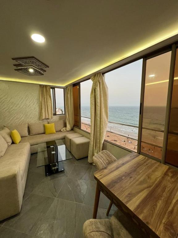Χώρος καθιστικού στο private apparemment with ocean view