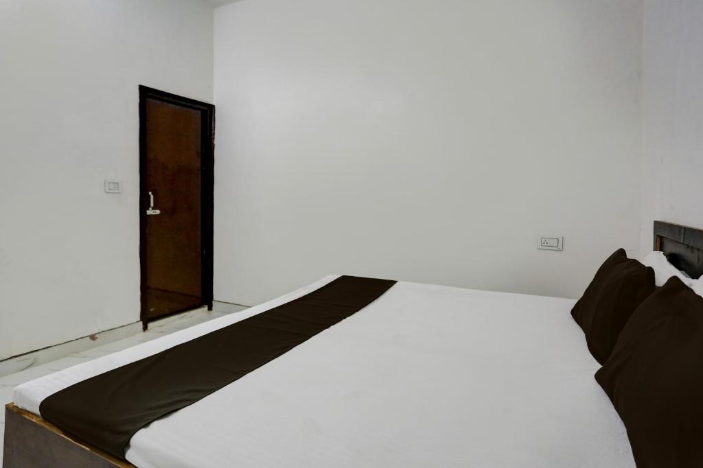 Gallery image of SPOT ON AMS SHINE Hotel And Restro in Bulandshahr
