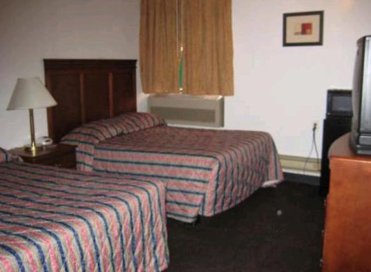 Martin House Motel Brookfield - Double Room With Two Double Beds - Non-Smoking