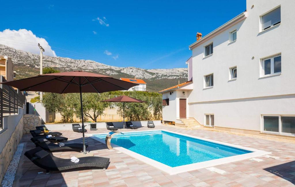 Nice Home In Kastel Sucurac With Sauna