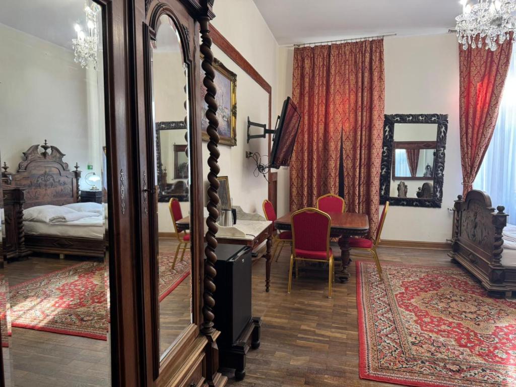 Lódzki Palacyk Historic Hotel - Resim 21