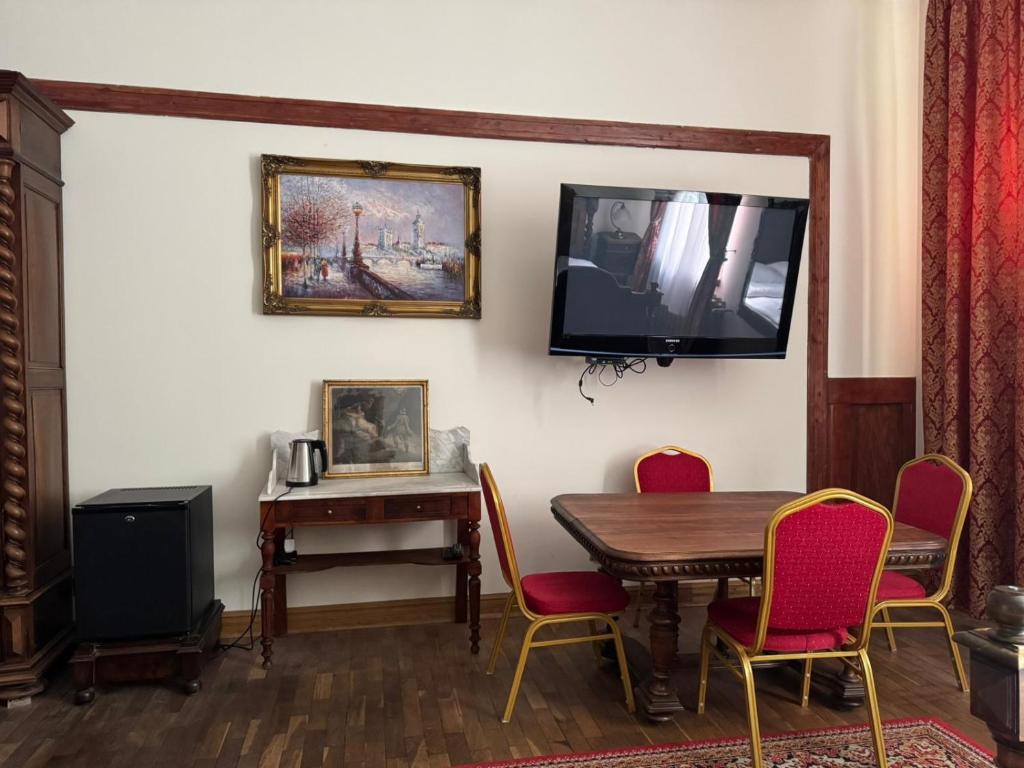 Lódzki Palacyk Historic Hotel - Resim 22