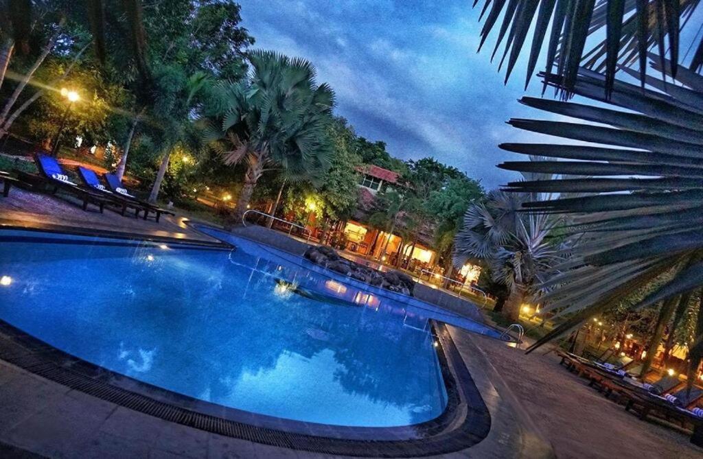 Bazén v ubytování Hotel Kamrel Sigiriya nebo v jeho okolí