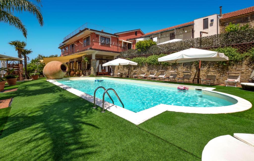 Πισίνα στο ή κοντά στο Villa Paradiso