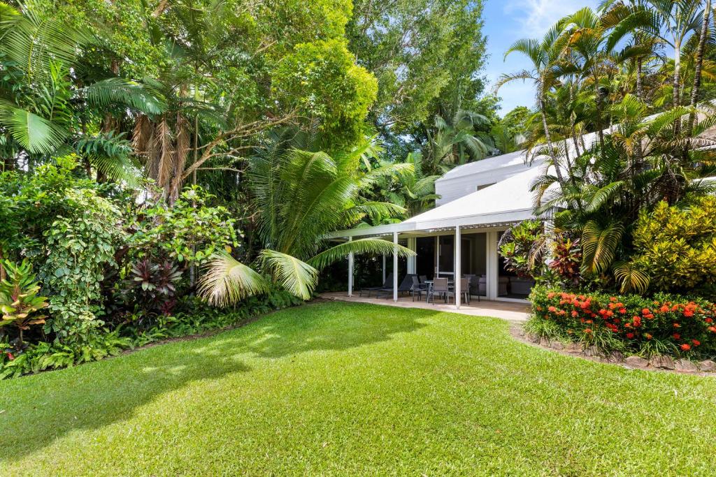 Κήπος έξω από το Mirage Resort Villa 418 with access to Sheraton Facilities