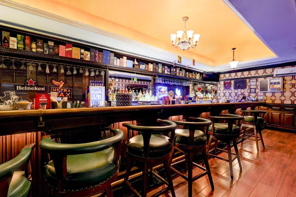 Lounge nebo bar v ubytování Townhouse T Nagar Bus Terminal Formerly Kences Inn