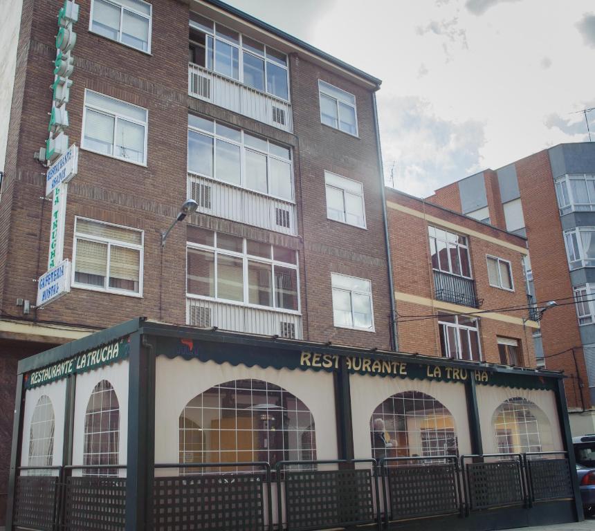 Hostal Restaurante la Trucha, Benavente – Bijgewerkte prijzen ...