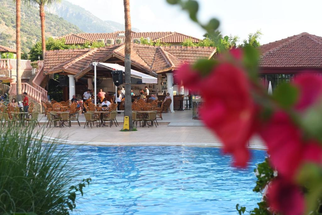 The swimming pool at or close to Ölüdeniz Turquoise Hotel - All Inclusive