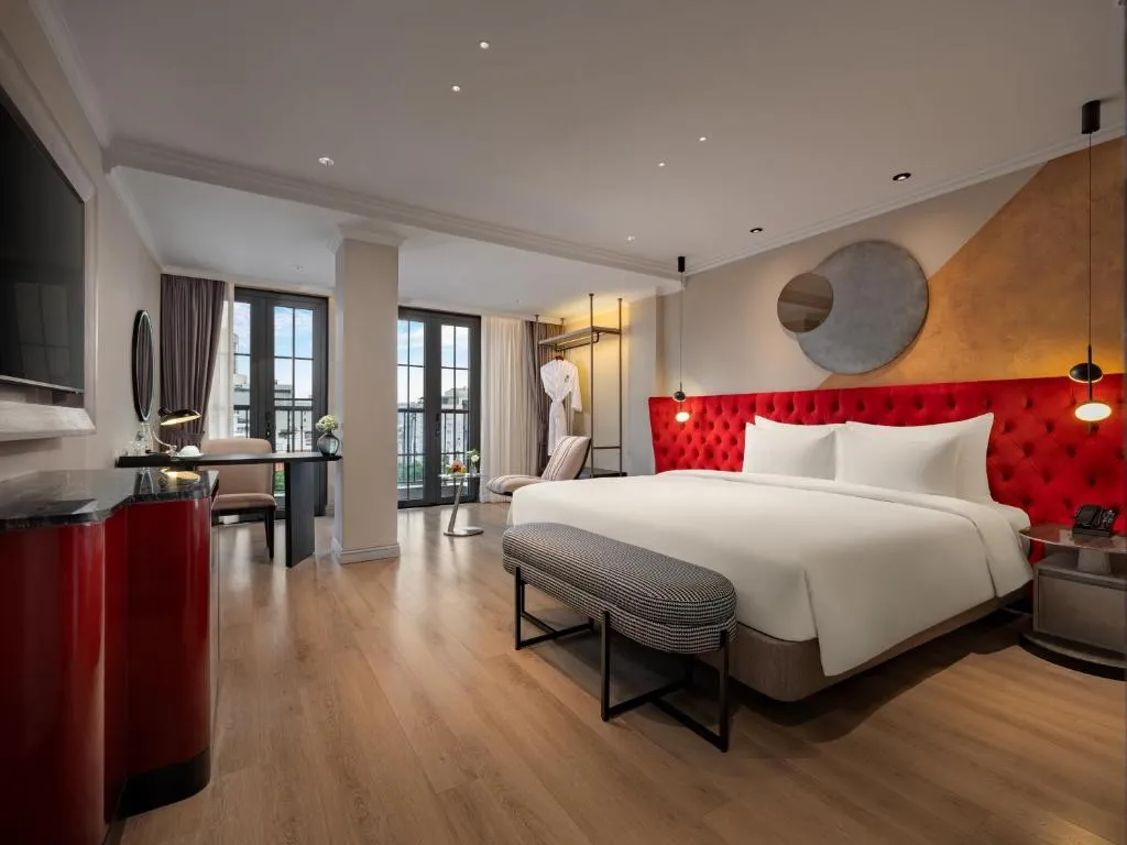 du LAC Suite with Ben Thanh view