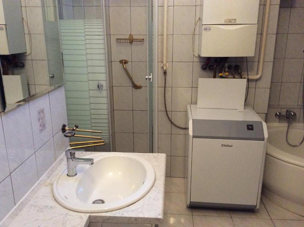 Zdjęcie z galerii obiektu Szundi Szobák w mieście Pecz
