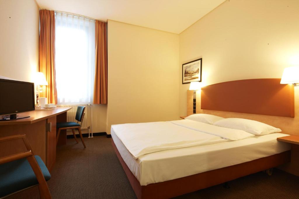IntercityHotel Berlin Ostbahnhof - Resim 24