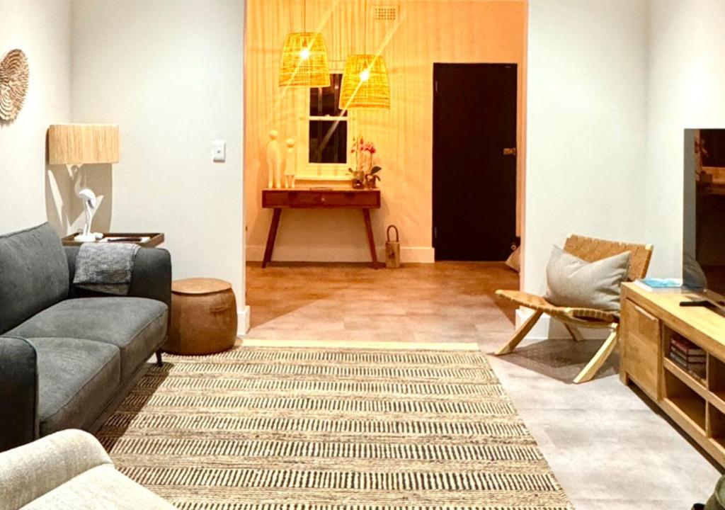 Χώρος καθιστικού στο Stunning Home in Hermanus Town Centre