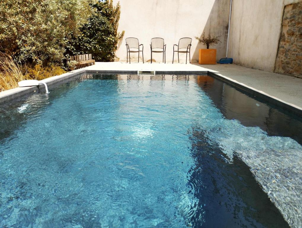Very Chic Townhouse with Pool and Garage