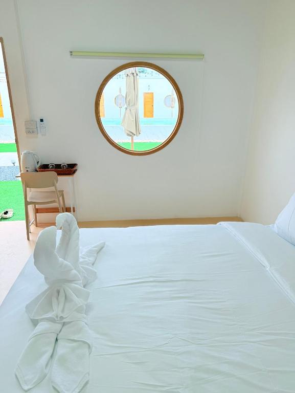 ชุ่มฉ่ำ พูลวิลล่า พิจิตร - Habitación Doble Con Vistas A La Piscina