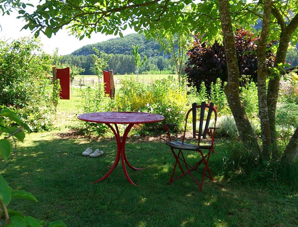 Zahrada ubytování Paysannerie des Versanes - Chambres et gîte