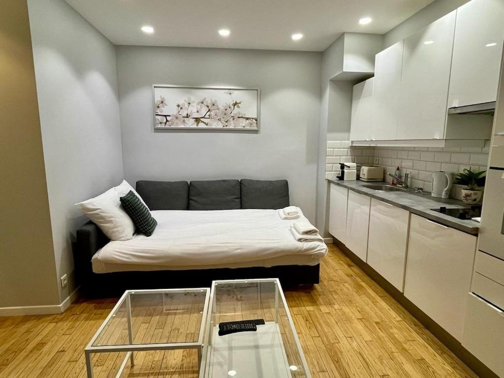 Paris Sentier Montorgueil Mobility Lease
