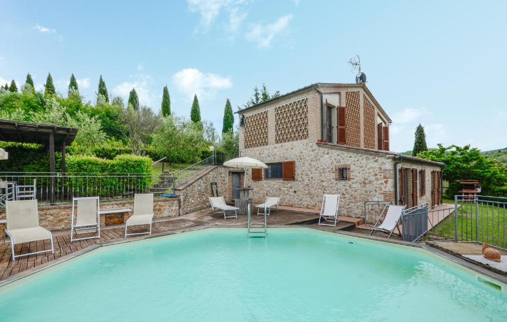 Πισίνα στο ή κοντά στο Amazing Apartment In Casole D'elsa