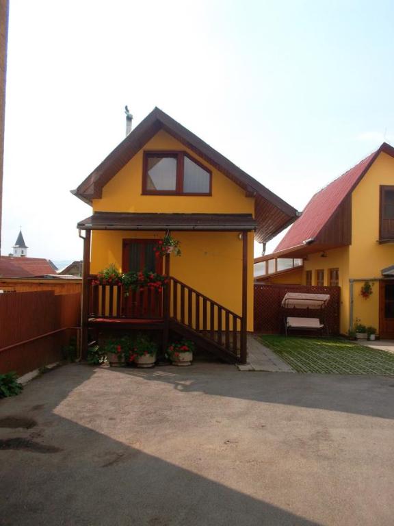 Budova, kde se prázdninový dům nachází