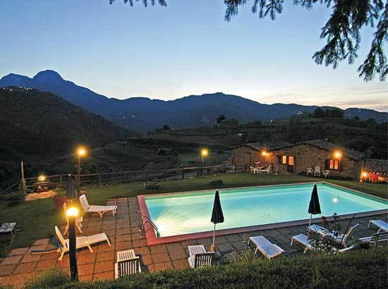 Bazén v ubytování Agriturismo Summer nebo v jeho okolí