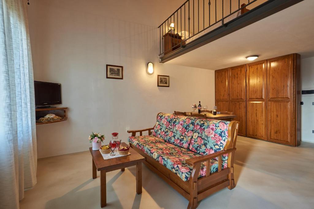 Posedenie v ubytovaní Casanova - Panoramic Rooms and Suites