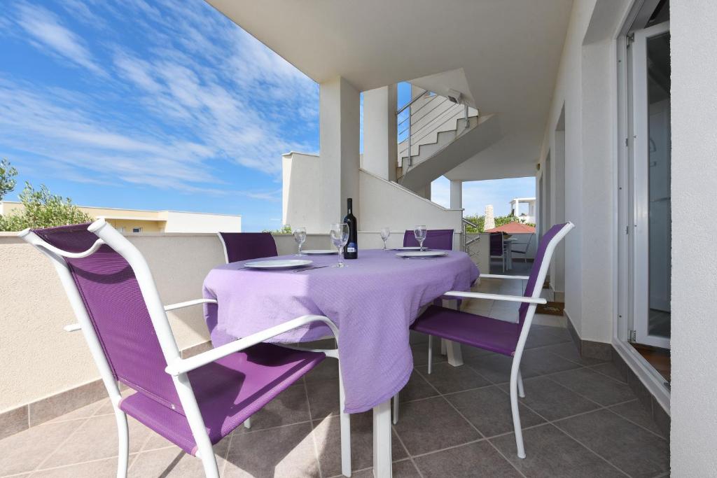Balkón nebo terasa v ubytování XXL Vila Lavanda for 16 person