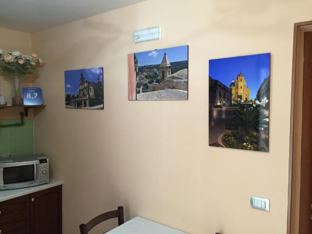 Kuchyň nebo kuchyňský kout v ubytování Bed & Breakfast Hostel H24