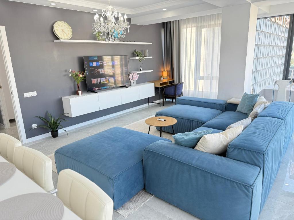 En sittgrupp på Large Central Top Apartment