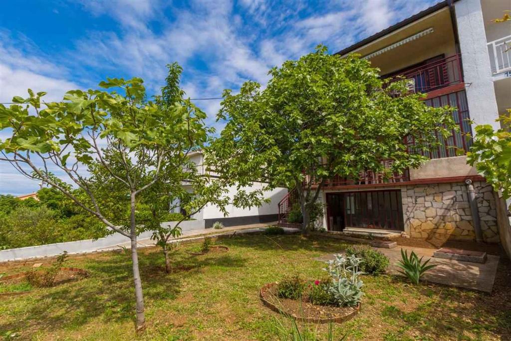 Zahrada ubytování Apartments in Jadranovo 39281
