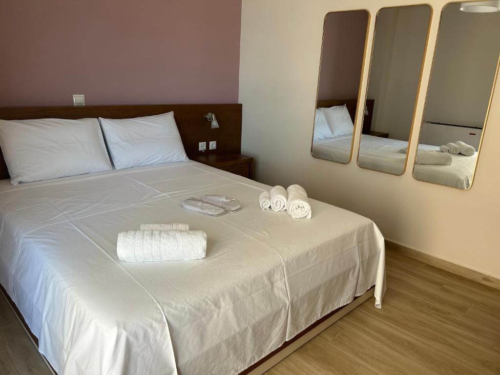 A bed or beds in a room at Sea Sparkle 1b