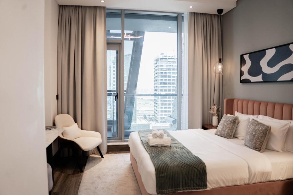 Downtown Suite l Elegant 1BR with Canal & City View l Central l Near Dubai Mall - Resim 2