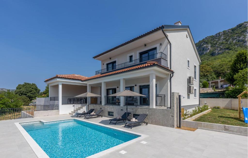 Πισίνα στο ή κοντά στο Pet Friendly Home In Bribir With Sauna