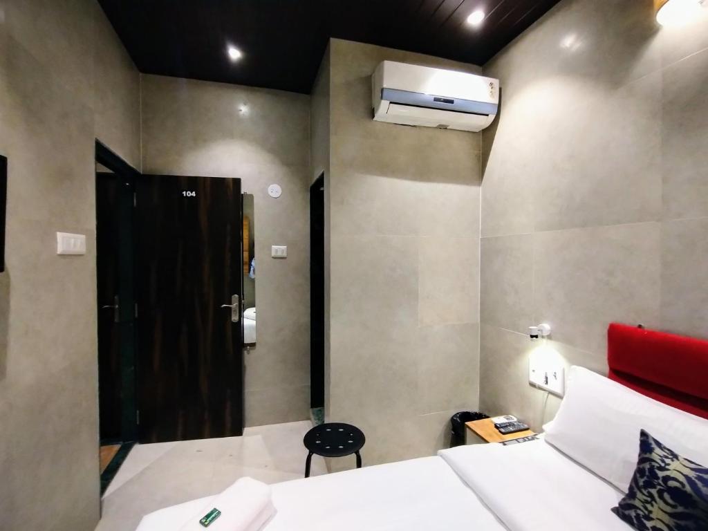 فضای داخلی Hotel Eros - Nr Airport T2 در بمبئی - تصویر ۳