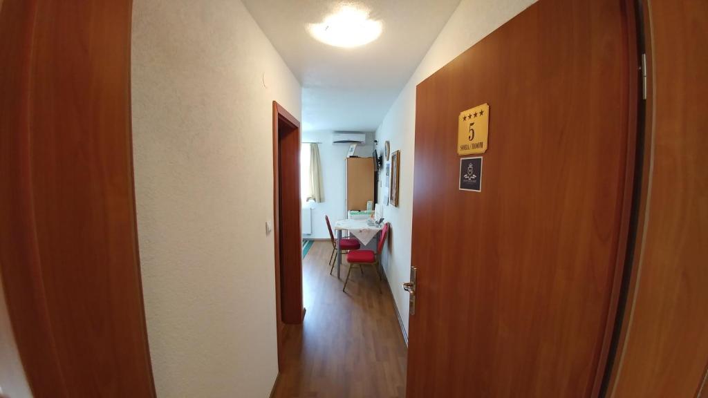 Posteľ alebo postele v izbe v ubytovaní Guest House Mijić