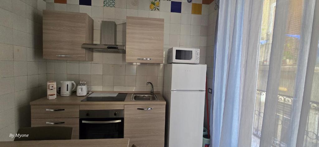 Appartamenti La Dimora di Parthenope Centro Storico - Resim 23