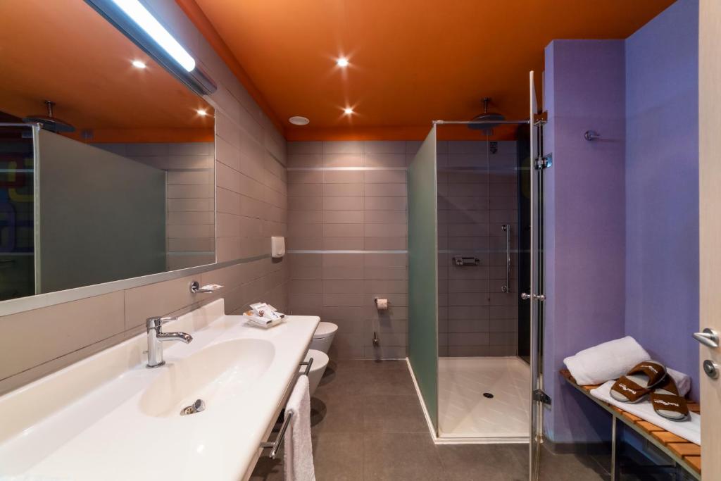 Koupelna v ubytování Motel Hotel Piranha