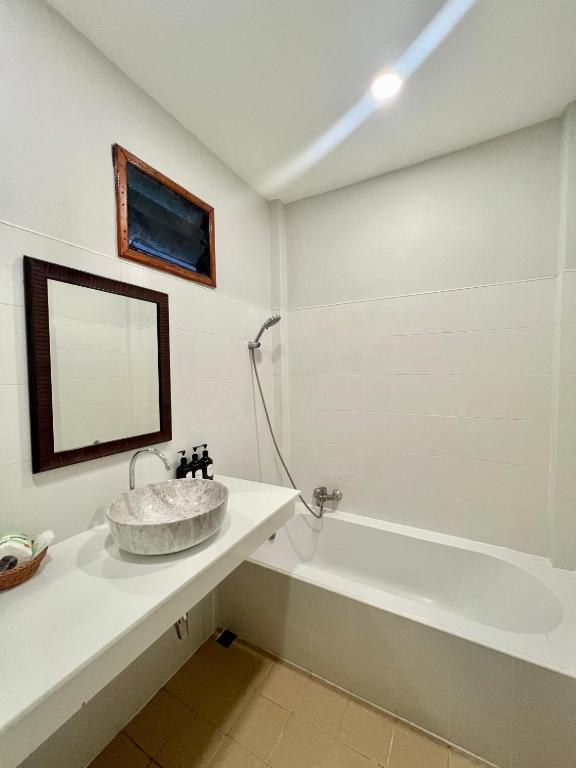 Ein Badezimmer in der Unterkunft Pen's Bungalow Koh Phangan