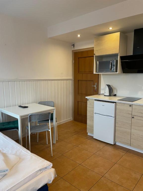 pokoje gościnne u znajomej - Habitación Cuádruple Con Baño Privado