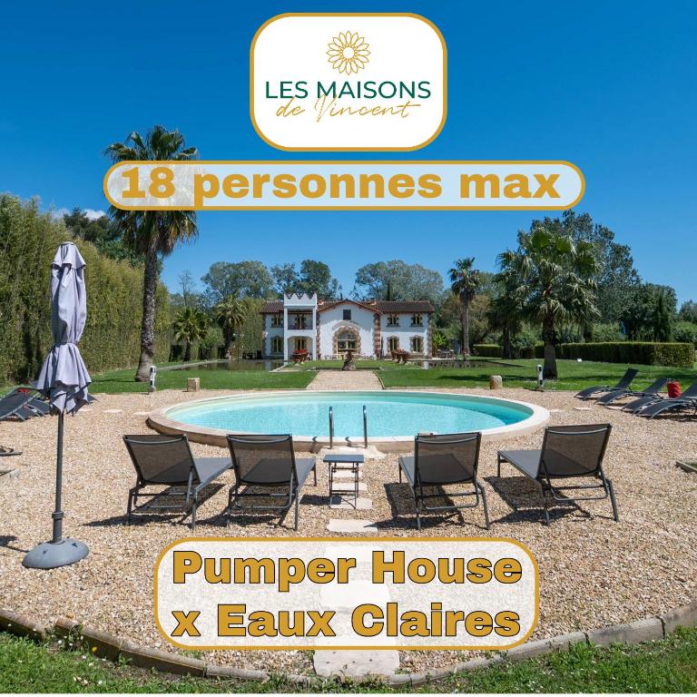 une photo d'une piscine avec des chaises et d'une maison dans l'établissement Pumper House x Eaux Claire - Piscine - 2 Jacuzzi, à Saint-Gilles