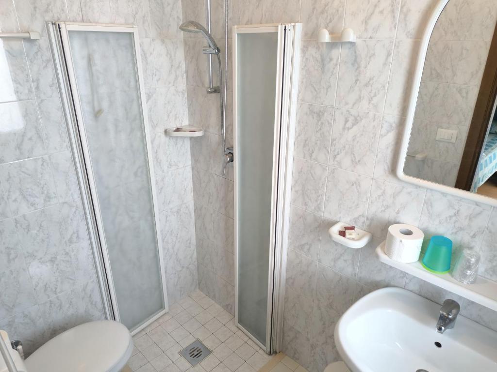 Koupelna v ubytování Hotel Midi