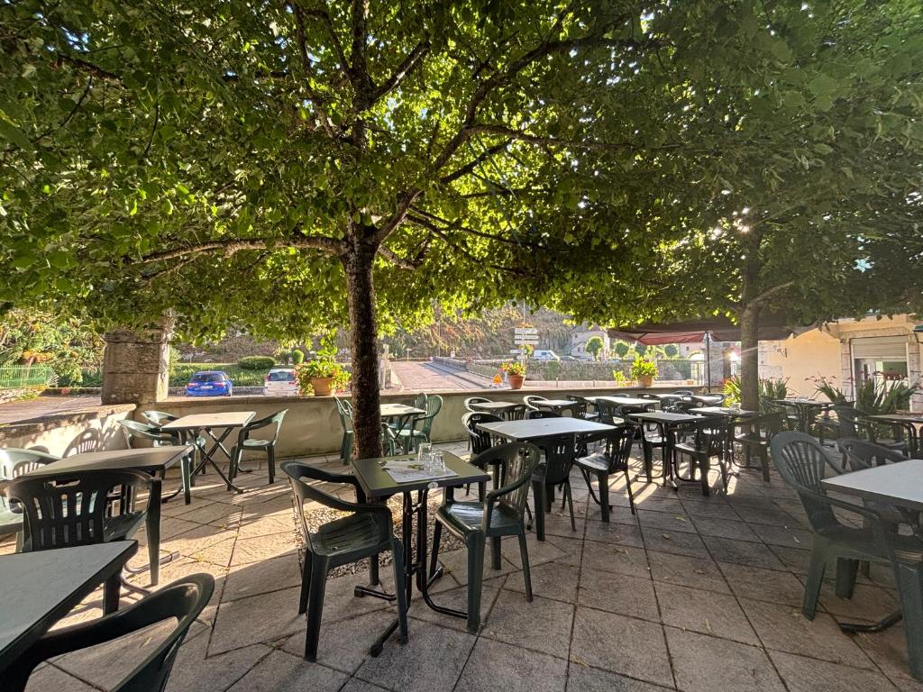 Gambar di galeri bagi Lods Hotel de France di Lods