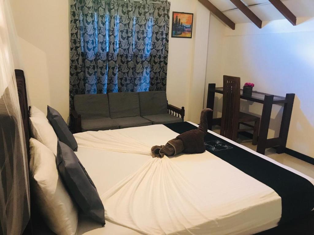 Sigiri Holiday Bungalow - 8