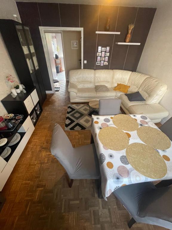 Et opholdsområde på Appartement proche du centre - 58 m2