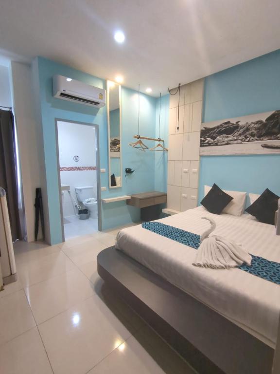 Hotel The Journey Patong New - Resim 23