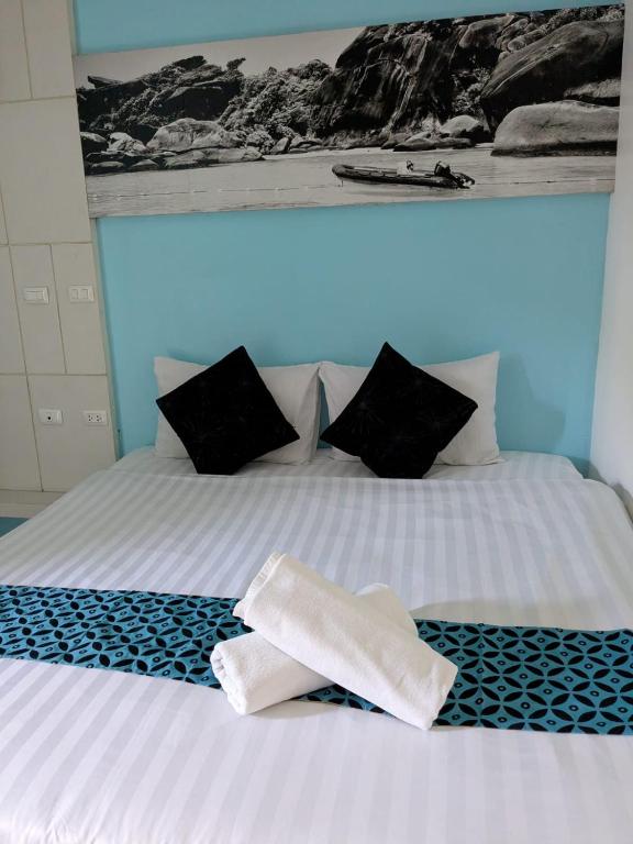 Hotel The Journey Patong New - Resim 21