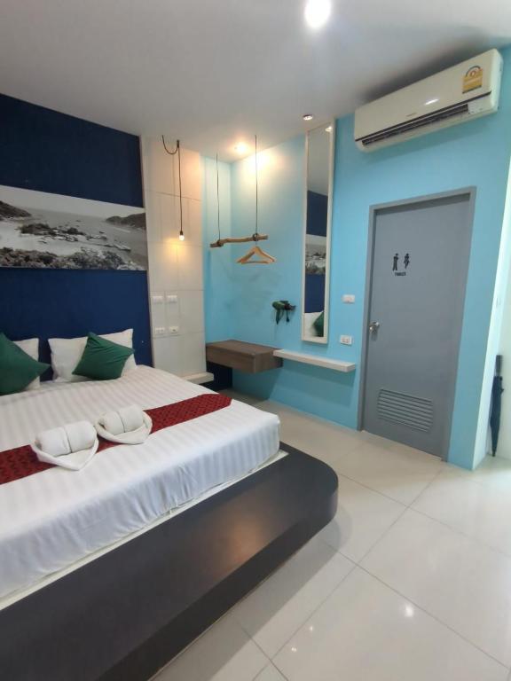 Hotel The Journey Patong New - Resim 13